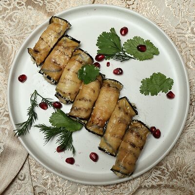 Рулетики из баклажанов в Тюльпан по цене 325 ₽