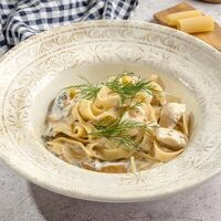 Паста с курицей и грибами в Kumpan