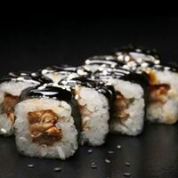 Ролл с угрем в Fin sushi