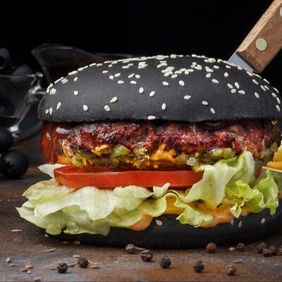 Техасский бургер с беконом и луком фри в Blackwood по цене 550 ₽