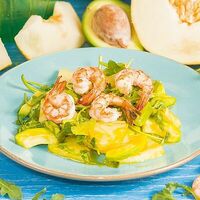 Салат с дыней и креветками в Луиджи & Тосё