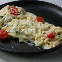 Лингвини с курицей, снежным крабомв Сварня