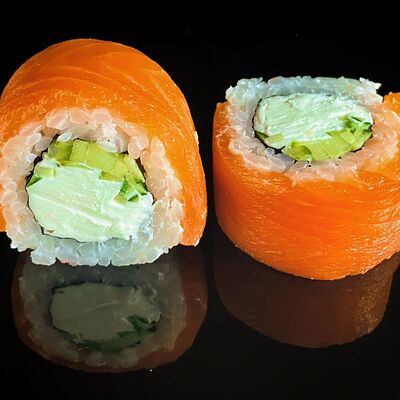 Ролл Филадельфия в Император SUSHI PREMIUM по цене 1000 ₽