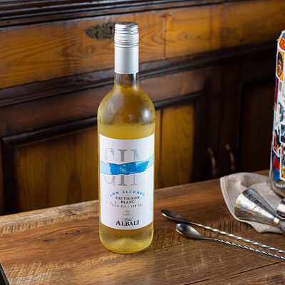 Felix Solis Albali Sauvignon Blanc в Vse Doma по цене 2700 ₽