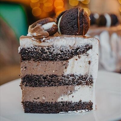 Торт Whoopie Pie Cake 1/8 в Sweet Joy Cafe по цене 462 ₽