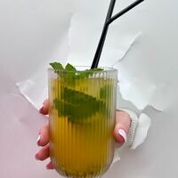 Лимонад Груша-маракуйя в Бари Галуст кафе