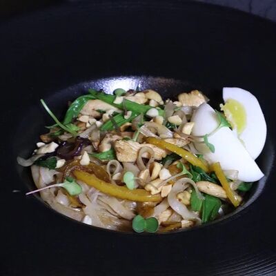 Пад-тай с цыпленком в Чаша по цене 510 ₽