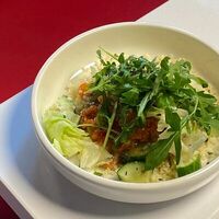 Салат с лососем и кускусом в Буффет