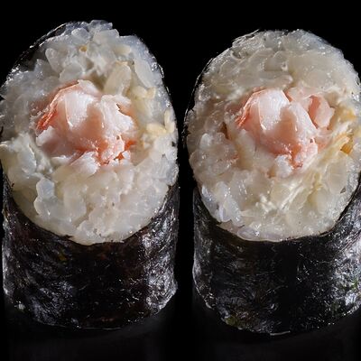 Маки с креветкой в Сакура по цене 439 ₽
