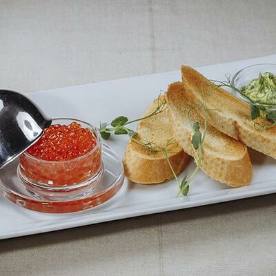 Красная икра с пшеничными тостами в Ив.Дурдинъ по цене 720