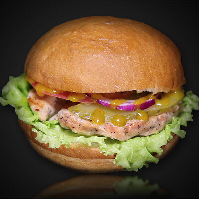 Бургер Чикен Карри в Burger&Sushi по цене 482 ₽