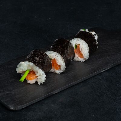 Хэнд-ролл острый Форель в Sushi Yoshitake Omakase по цене 309 ₽