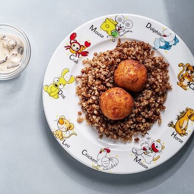 Тефтели из лосося и судака с гречневой кашей и грибным соусом в BEERMAN&Schlitz по цене 580 ₽