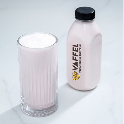 Молочный коктейль клубничный в Vaffel Норвежские вафли по цене 450 ₽