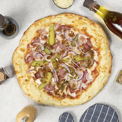 Пицца с беконом и охотничьими колбасками в Risoy по цене 849 ₽