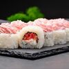 Розовый ролл с соусом масагов Маэстро Kaiseki Ryori по цене 822