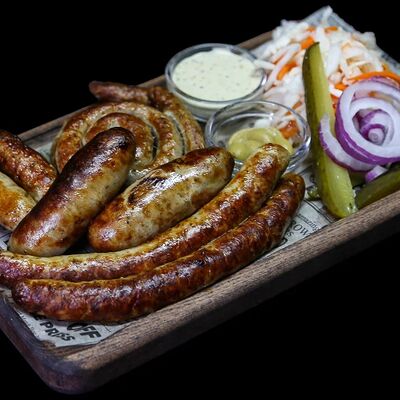 Ассорти колбасок в GQ по цене 1200 ₽