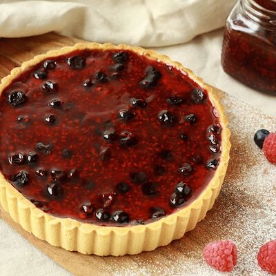 Тарт Творожный с малиной и черной смородиной в Кондитерская Виолет по цене 919 ₽