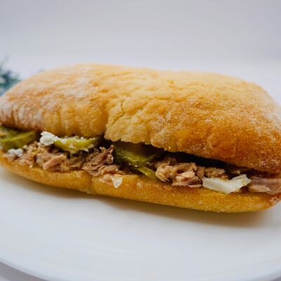 Чиабатта с тунцом в Два зерна по цене 348 ₽