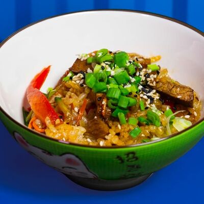 Рис с говяжим языком и соусом терияки в Kurama Ramen по цене 590 ₽