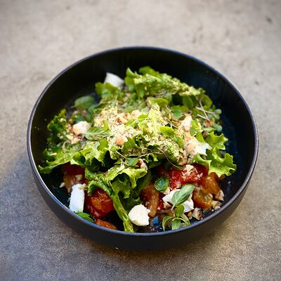 Салат с запеченным перцем в Кокороко по цене 470 ₽