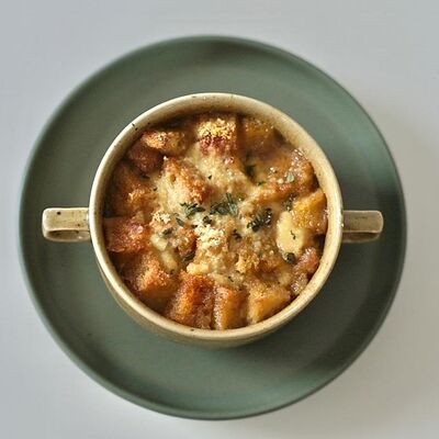 Луковый суп с сырными гренками в Bucho по цене 380 ₽