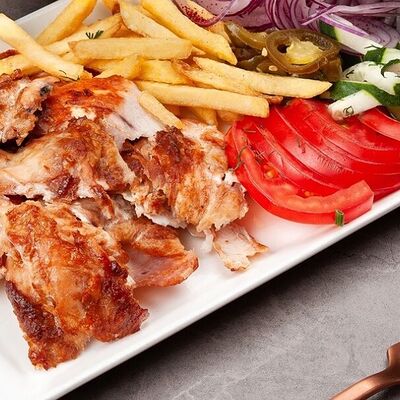 Шаверма на тарелке в ШАШЛЫК & BBQ по цене 995 ₽