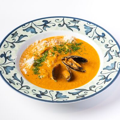 Марсельская рыбная похлебка в Лу по цене 1050 ₽