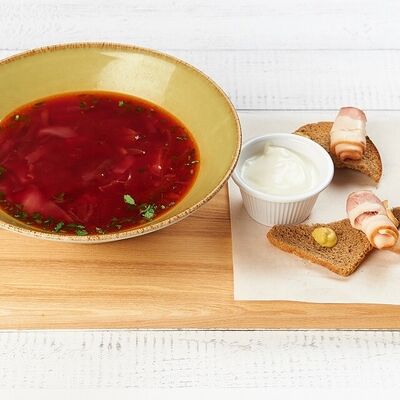 Борщ домашний с телятиной в АндерСон по цене 440 ₽