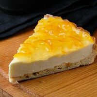 Пирог сливочный с вареньем из юдзу в Mesto Burger