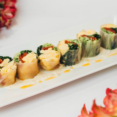 Спринг-ролл с форелью в Лаверна по цене 990 ₽