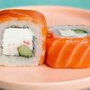 Ролл Филадельфия с крабом в Sushi Street по цене 629
