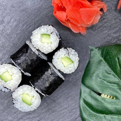 Ролл с огурцом в Гастробар DOM по цене 250