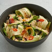 Зелёный салат с манго в Chang