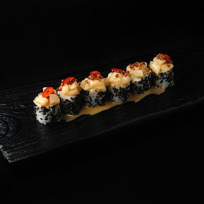 Ролл с гребешком и кокосовым соусом в Кабуки по цене 580