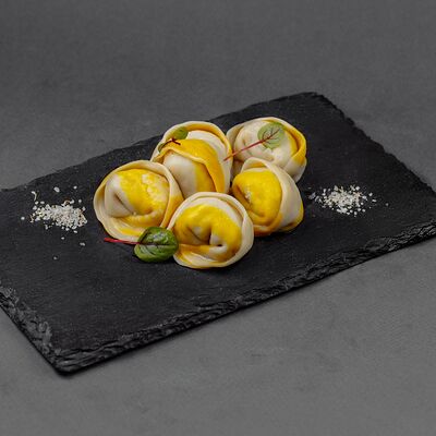 Пельмени с индейкой S в Вкусная усадьба по цене 390 ₽