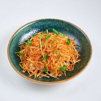 Салат с курицей гриль и картофелем пай в Afishasushi