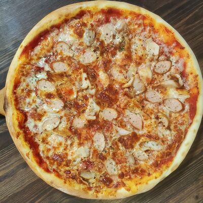 Пицца По-деревенски в Пол бокс по цене 1060 ₽