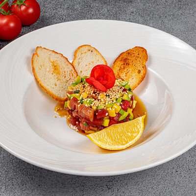 Тартар из тунца в Море Есть по цене 850 ₽