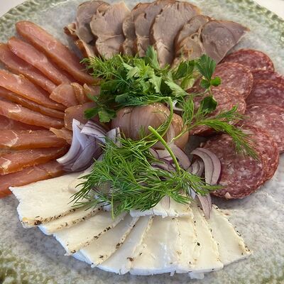Мясные деликатесы на 2 персоны в Эник Беник по цене 1190 ₽