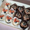 12 капкейков ассорти со сливочным кремом и свежими ягодами в Marys Cakes по цене 3790
