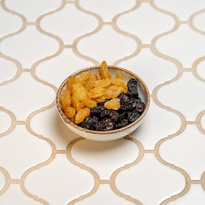 Изюм 100 г в Maroon по цене 490 ₽