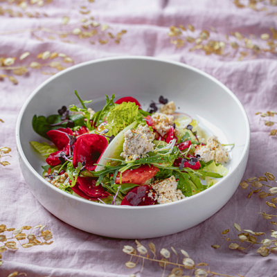 Овощной салат с веганским сыром в Чайхона №1 Васильчуки по цене 650 ₽