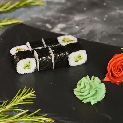 Маки ролл с огурцом в Баба роллс по цене 115 ₽