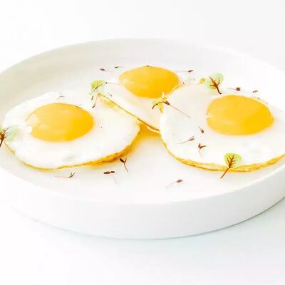 Яичница глазунья из 3-х яиц в Tao Sushi Lab по цене 350 ₽