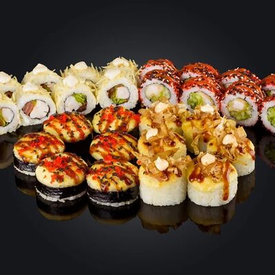 Сет Премиум в Фудзи Суши по цене 2399 ₽
