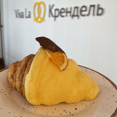 Круассан Манго-Маракуйя в Viva la Крендель по цене 288 ₽