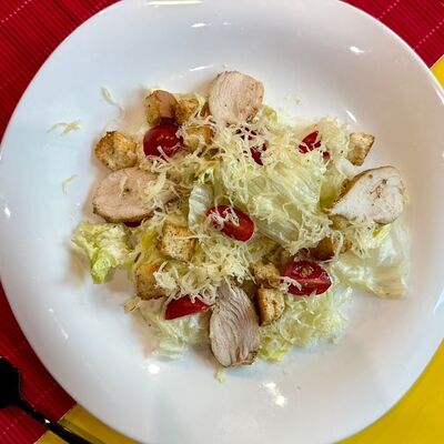 Цезарь с курицей в Уфтанма по цене 399 ₽