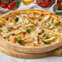 Пицца с курицей и брокколи в Цурцум