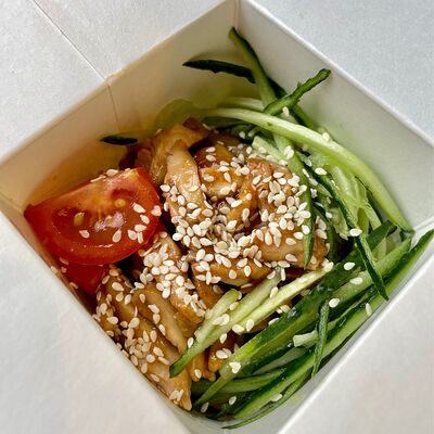 Удон с курицей терияки в Caramel по цене 400 ₽